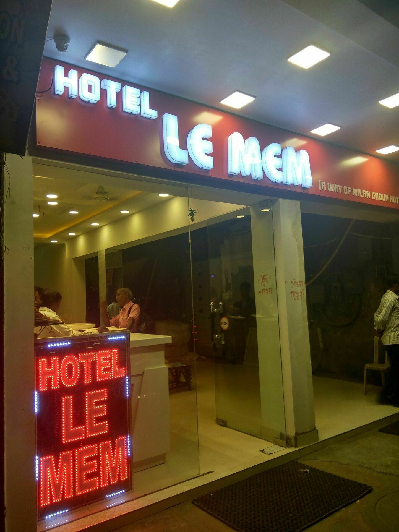 Hotel Le Mem Delhi  Esterno foto